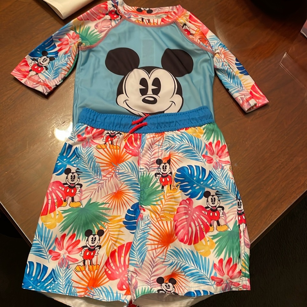 Disney Boys Swim trunks and shirt, size 5/6. Never worn